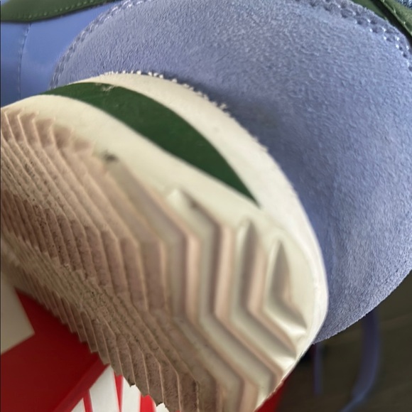 Nike Blue and Green Sneakers Classic Design - Picture 6 of 12